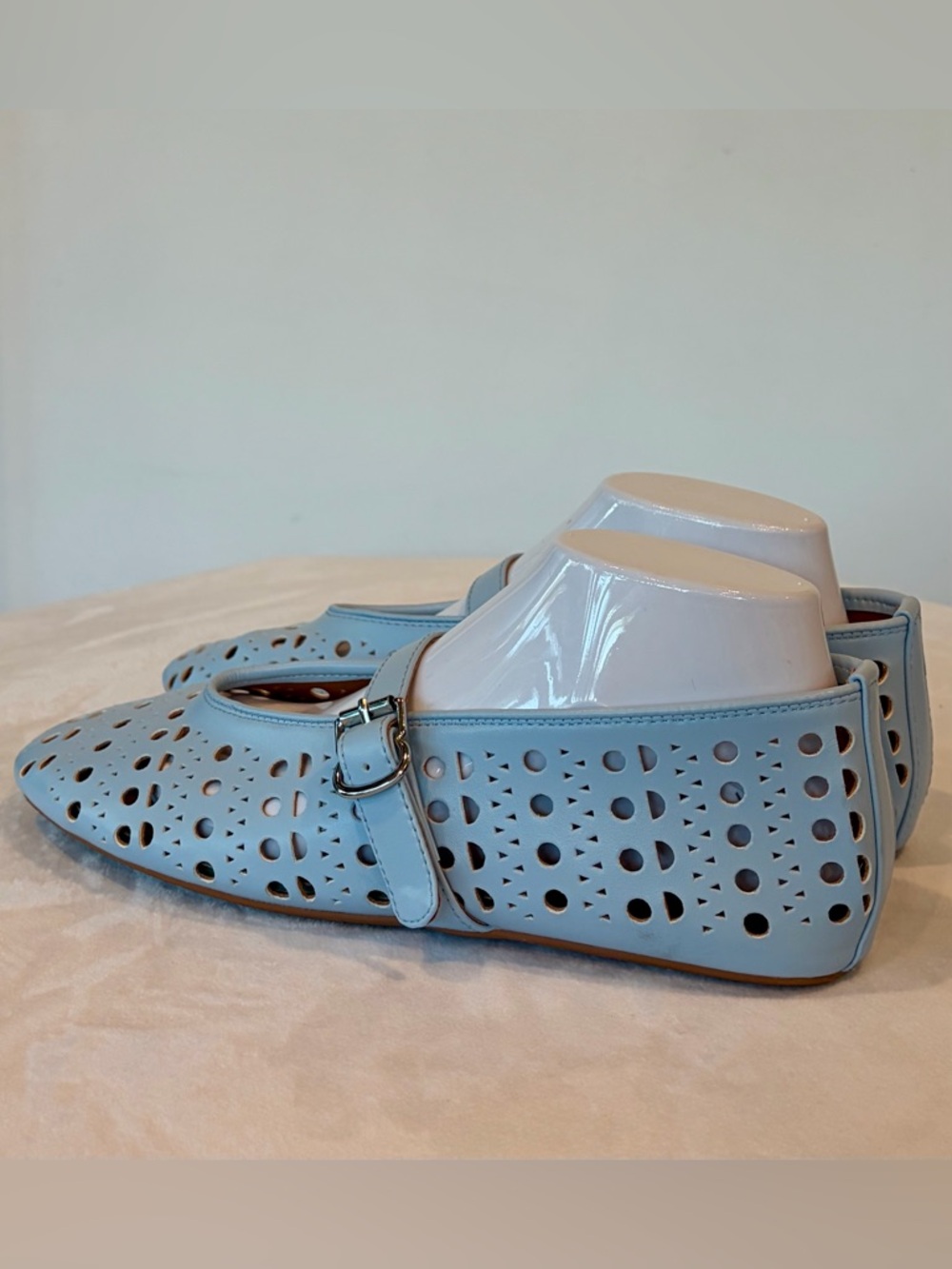Perforated Mary Jane Flats, vegan leather, light blue, EUC, 41, (10.5) - Picture 6 of 14
